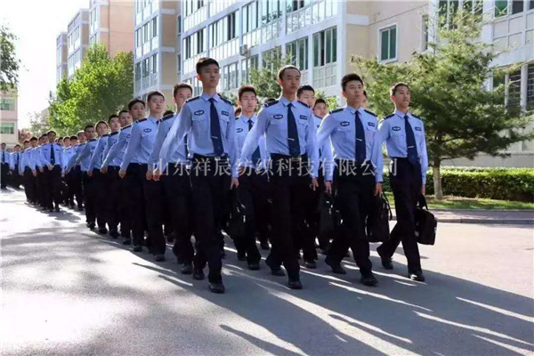 学校制服
